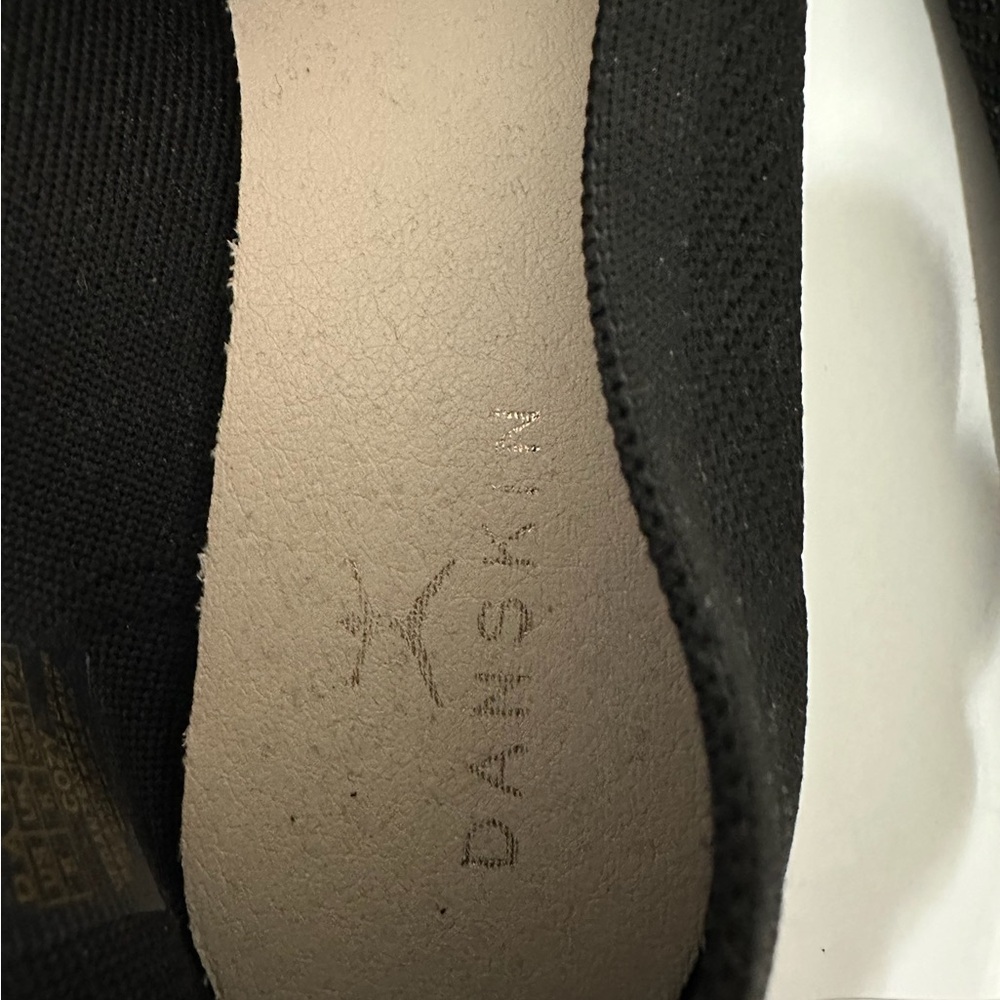Danskin Black Knit Toe Flats Womens Size 8 Classic Minimalist Preppy Coastal - Picture 7 of 9